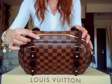 Leather purse demonstration