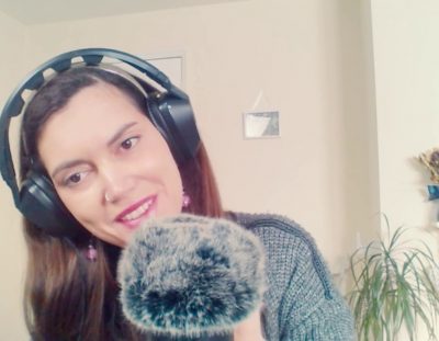 Tingly brushing and cosy whispers – sleepy