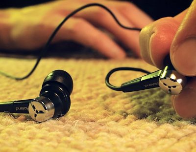 Binaural Mic Carpet Pressing